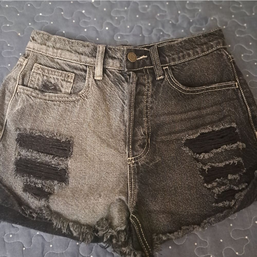 CELLO distressed black jean shorts size small